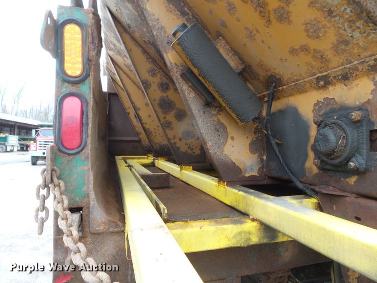 image for item DH7852 1997 GMC 8500 dump truck