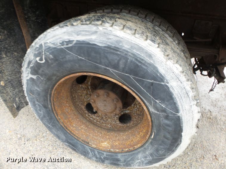 image for item DH7852 1997 GMC 8500 dump truck