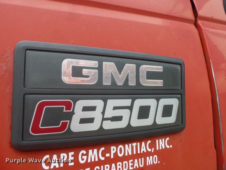 image for item DH7852 1997 GMC 8500 dump truck