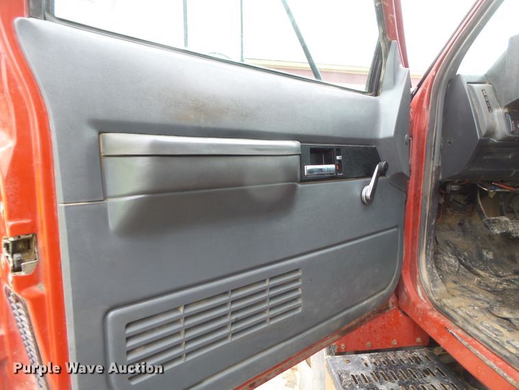 image for item DH7852 1997 GMC 8500 dump truck