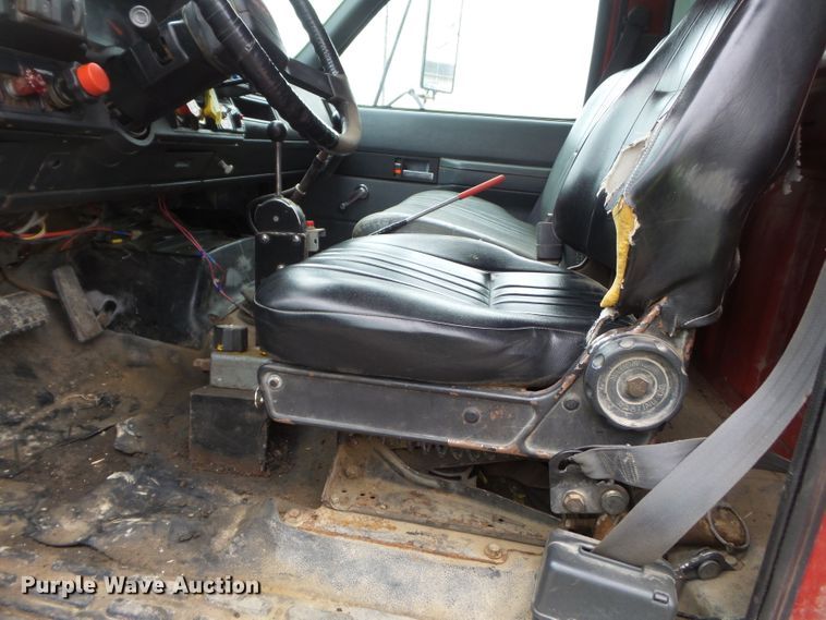 image for item DH7852 1997 GMC 8500 dump truck