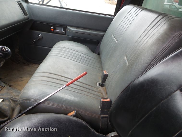 image for item DH7852 1997 GMC 8500 dump truck