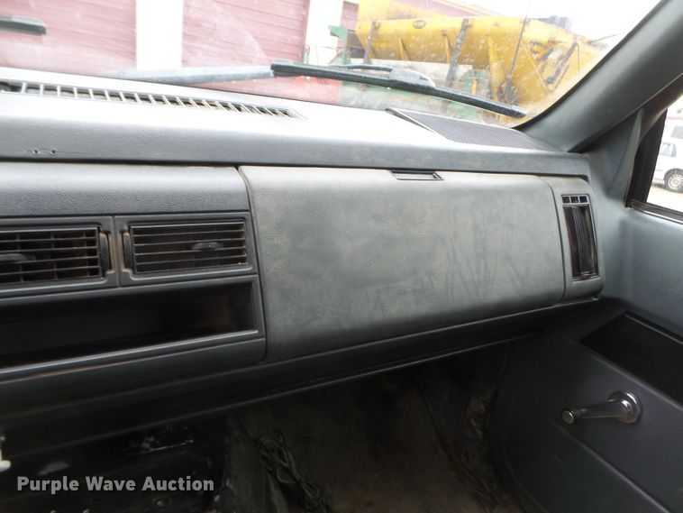 image for item DH7852 1997 GMC 8500 dump truck