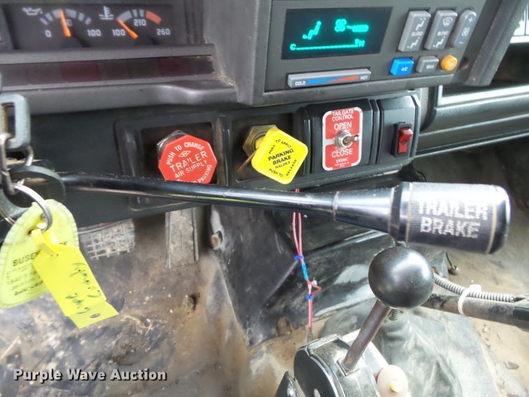 image for item DH7852 1997 GMC 8500 dump truck