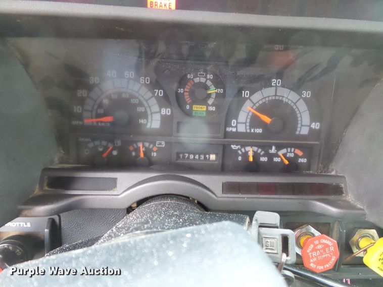 image for item DH7852 1997 GMC 8500 dump truck