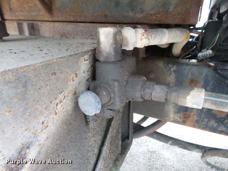 image for item DH7853 1996 GMC TopKick C6500 dump truck