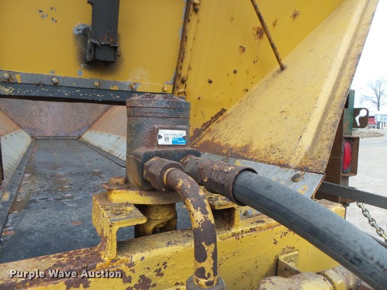 image for item DH7853 1996 GMC TopKick C6500 dump truck