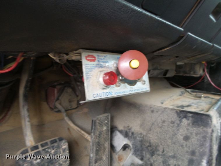 image for item DH7853 1996 GMC TopKick C6500 dump truck