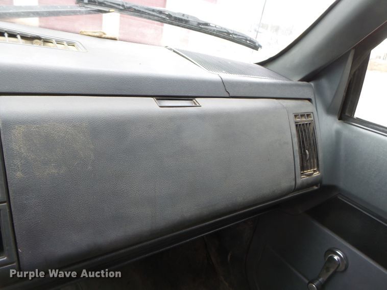 image for item DH7853 1996 GMC TopKick C6500 dump truck