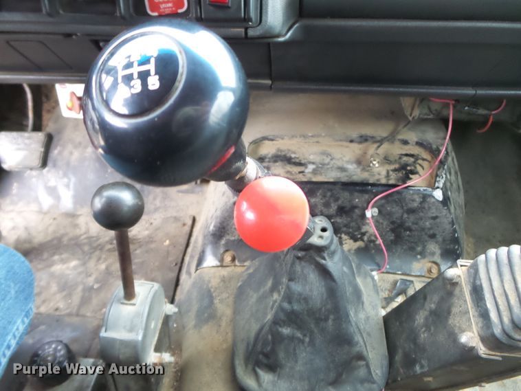 image for item DH7853 1996 GMC TopKick C6500 dump truck