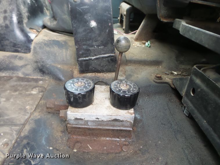 image for item DH7853 1996 GMC TopKick C6500 dump truck