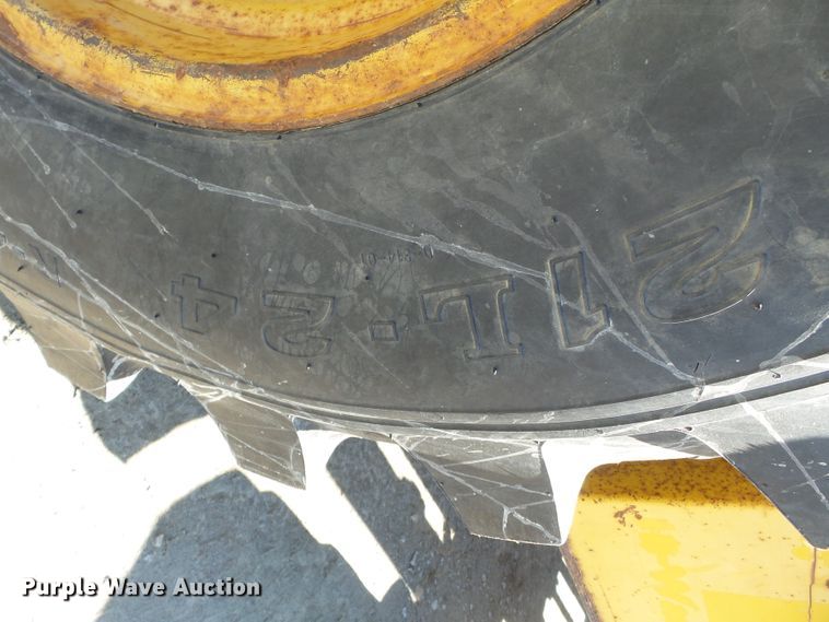 image for item DH7854 2000 John Deere 310SE backhoe