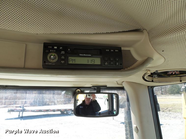 image for item DH7855 2003 John Deere 6420 tractor