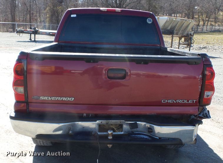 image for item DH7856 2005 Chevrolet Silverado 1500 Crew Cab pickup truck