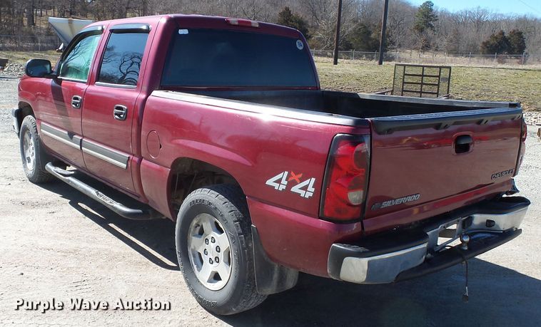 image for item DH7856 2005 Chevrolet Silverado 1500 Crew Cab pickup truck