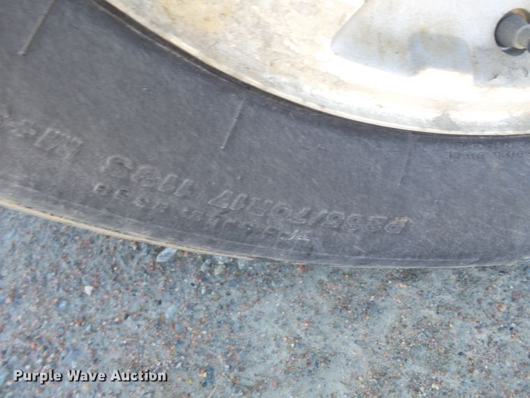 image for item DH7856 2005 Chevrolet Silverado 1500 Crew Cab pickup truck