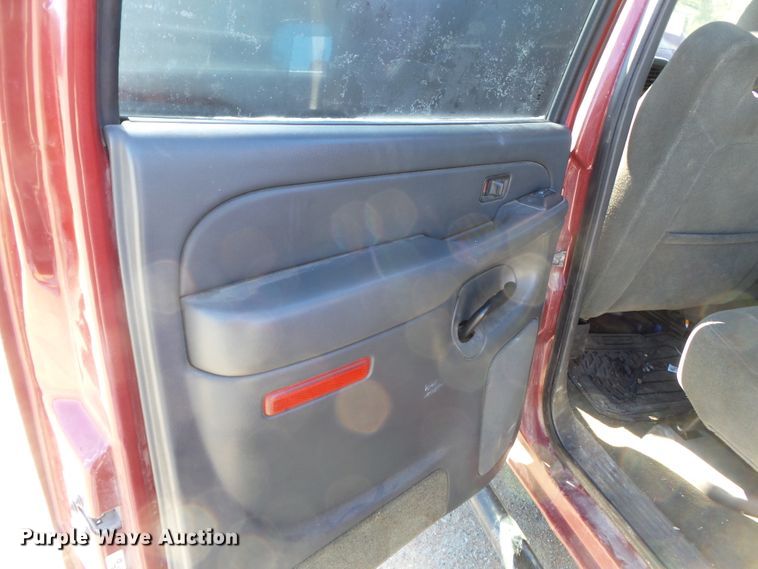 image for item DH7856 2005 Chevrolet Silverado 1500 Crew Cab pickup truck