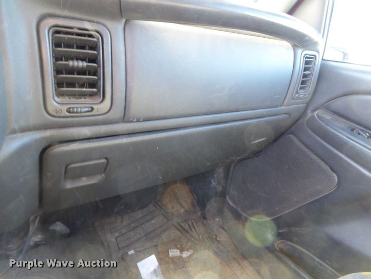 image for item DH7856 2005 Chevrolet Silverado 1500 Crew Cab pickup truck