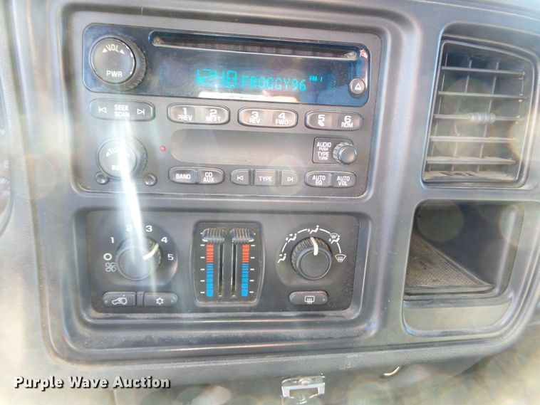 image for item DH7856 2005 Chevrolet Silverado 1500 Crew Cab pickup truck