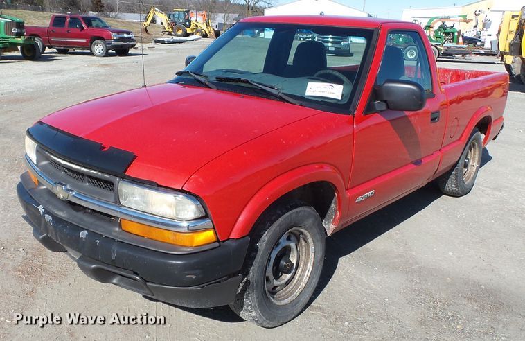 image for item DH7857 2002 Chevrolet S10 pickup truck