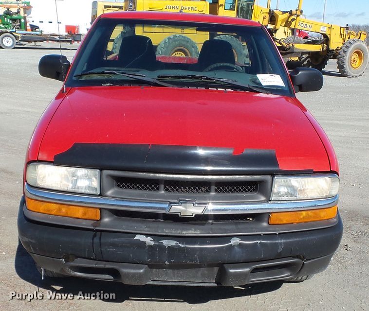 image for item DH7857 2002 Chevrolet S10 pickup truck