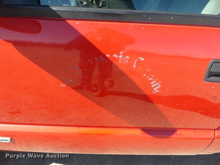 image for item DH7857 2002 Chevrolet S10 pickup truck