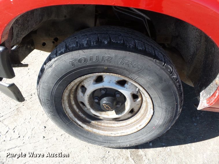 image for item DH7857 2002 Chevrolet S10 pickup truck