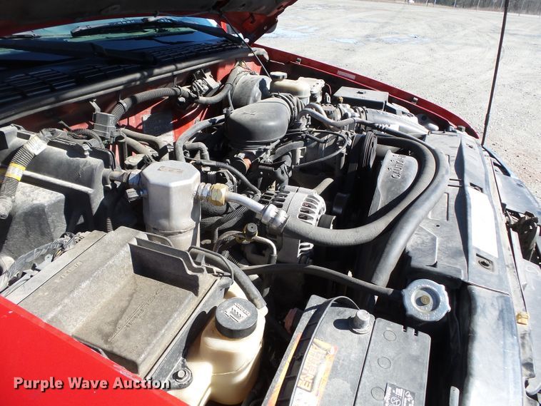 image for item DH7857 2002 Chevrolet S10 pickup truck