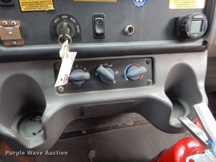 image for item EC9187 2008 Freightliner 310TS school bus