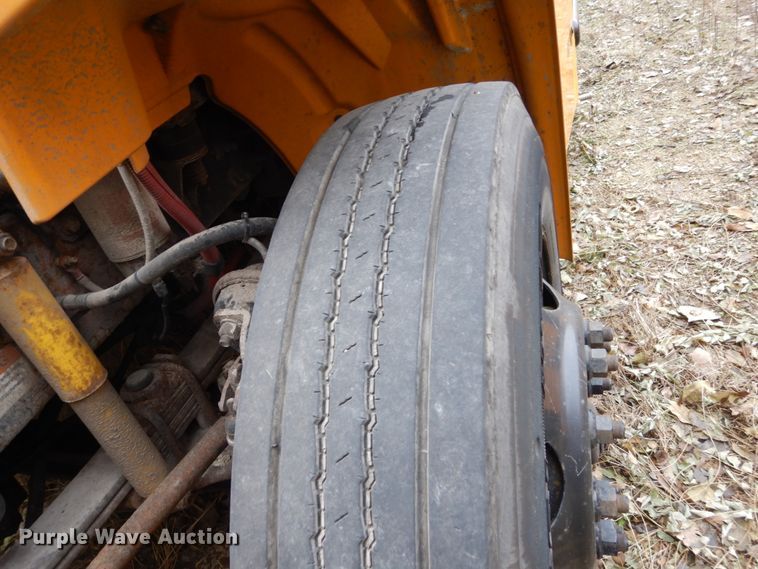 image for item EC9187 2008 Freightliner 310TS school bus