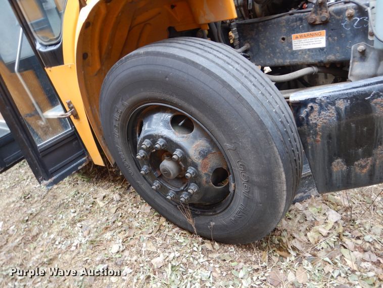 image for item EC9187 2008 Freightliner 310TS school bus