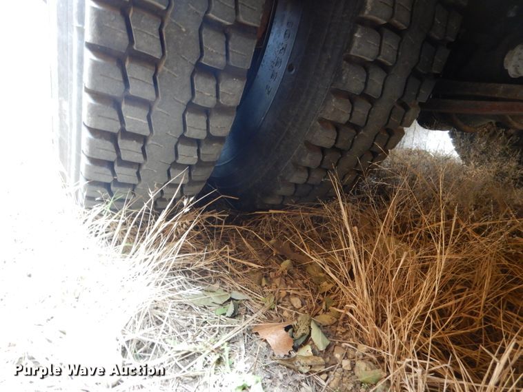 image for item EC9187 2008 Freightliner 310TS school bus