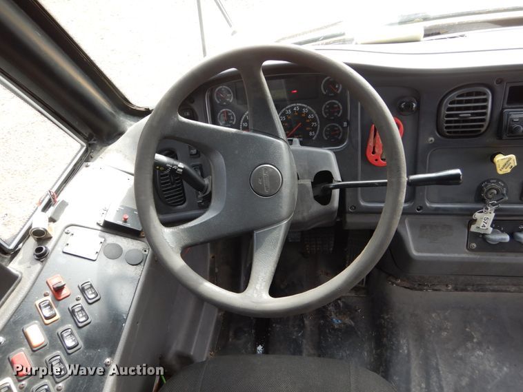 image for item EC9190 2007 Freightliner 310TS Thomas school bus