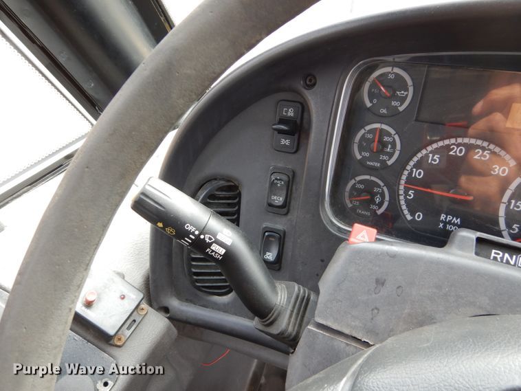 image for item EC9190 2007 Freightliner 310TS Thomas school bus