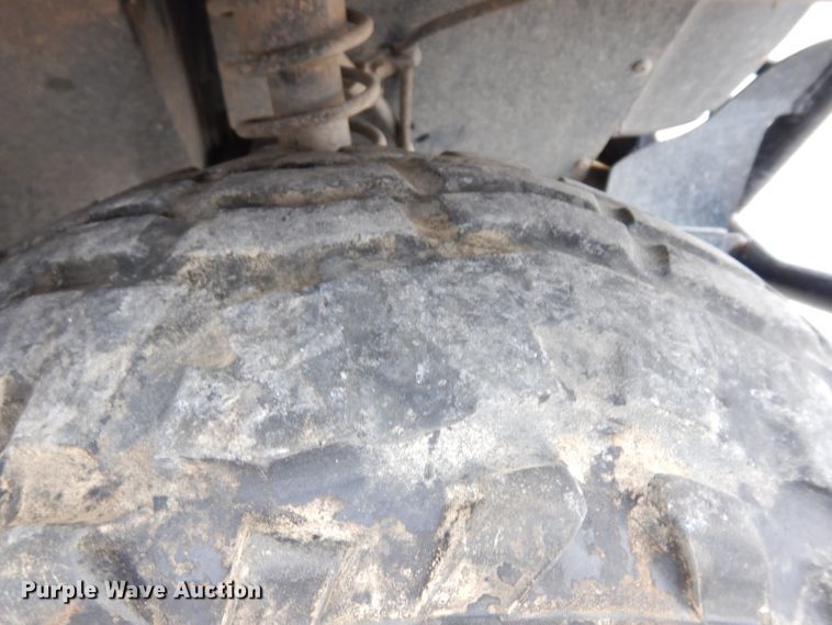 image for item ER9867 2005 Kawasaki Mule 3010 utility vehicle