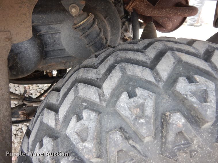 image for item ER9867 2005 Kawasaki Mule 3010 utility vehicle