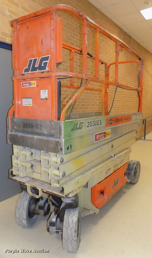 image for item ER9886 2006 JLG 2030ES scissor lift