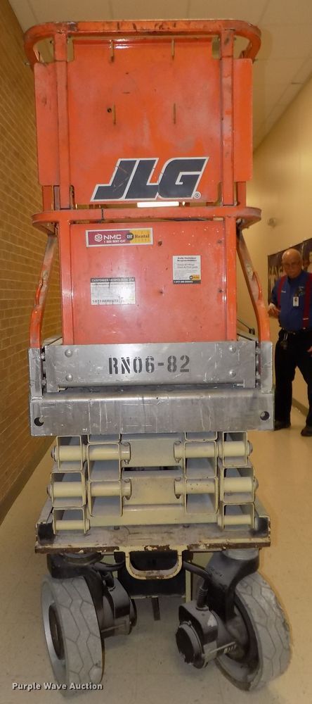 image for item ER9886 2006 JLG 2030ES scissor lift