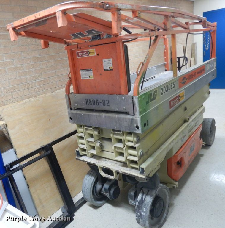 image for item ER9886 2006 JLG 2030ES scissor lift