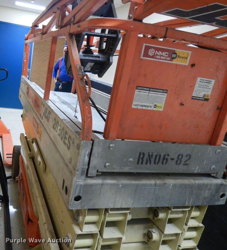 image for item ER9886 2006 JLG 2030ES scissor lift