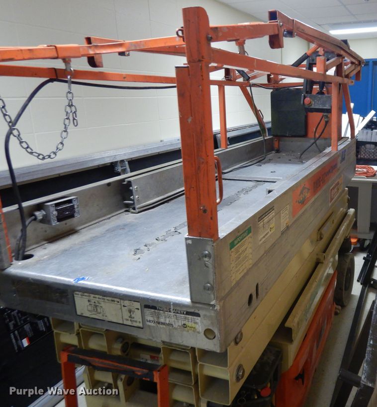 image for item ER9886 2006 JLG 2030ES scissor lift