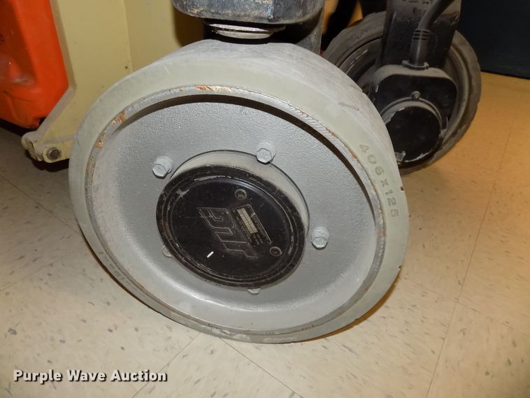 image for item ER9886 2006 JLG 2030ES scissor lift