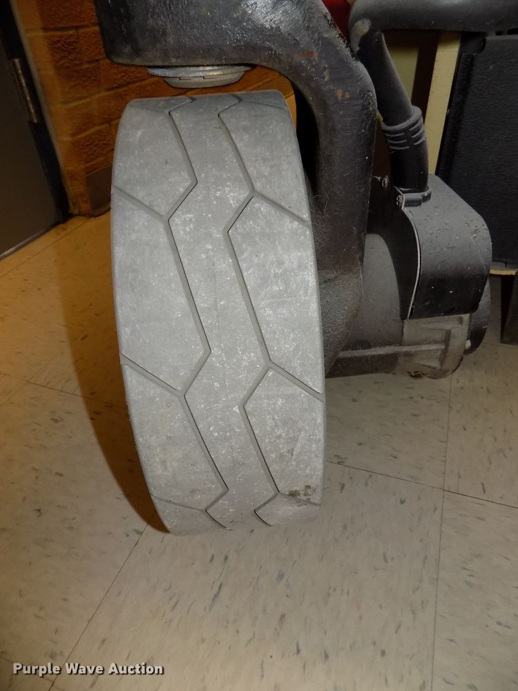 image for item ER9886 2006 JLG 2030ES scissor lift