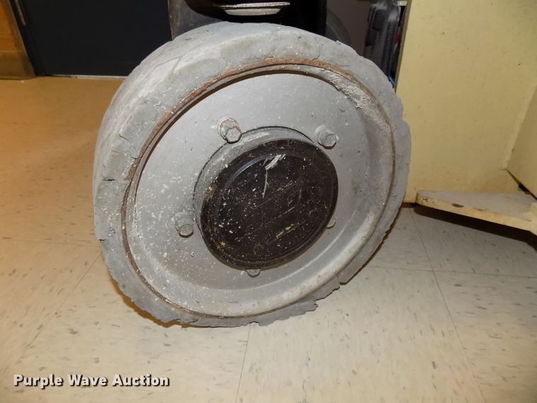 image for item ER9886 2006 JLG 2030ES scissor lift