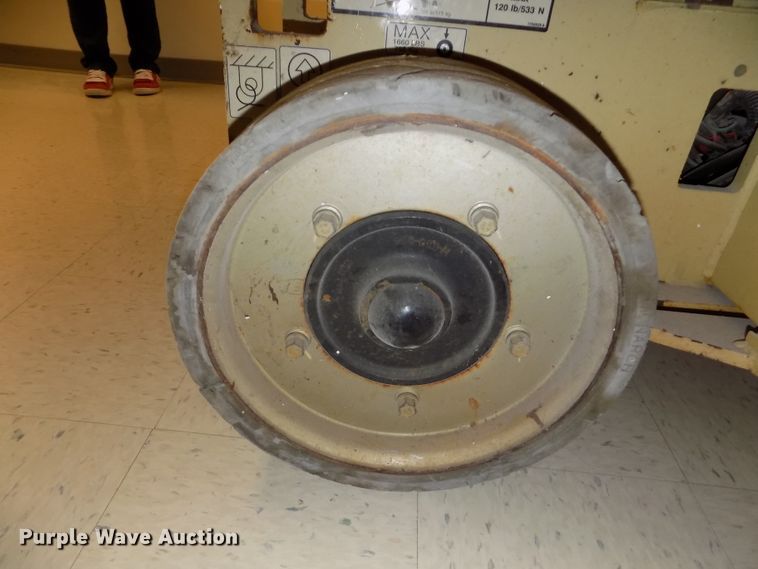 image for item ER9886 2006 JLG 2030ES scissor lift