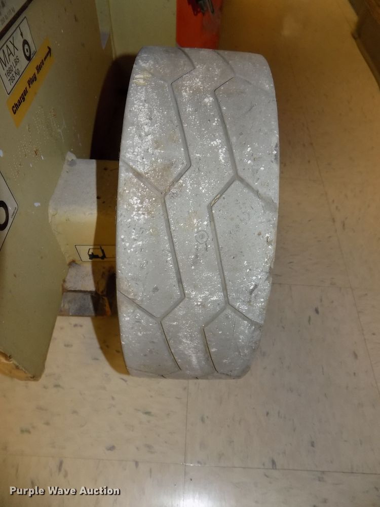 image for item ER9886 2006 JLG 2030ES scissor lift