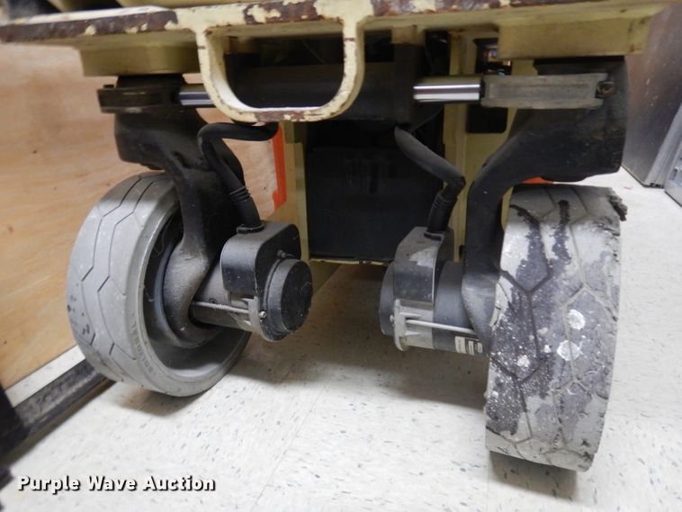 image for item ER9886 2006 JLG 2030ES scissor lift