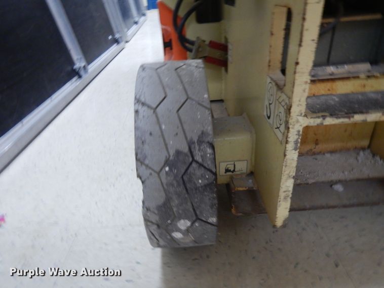 image for item ER9886 2006 JLG 2030ES scissor lift