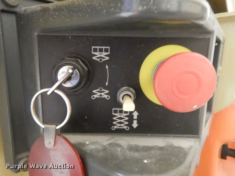 image for item ER9886 2006 JLG 2030ES scissor lift