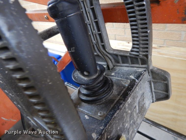 image for item ER9886 2006 JLG 2030ES scissor lift